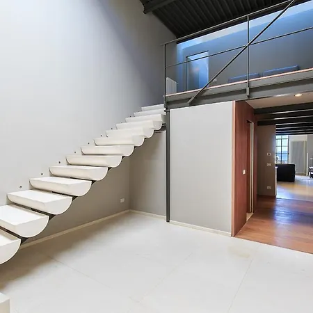 アパート Loft *